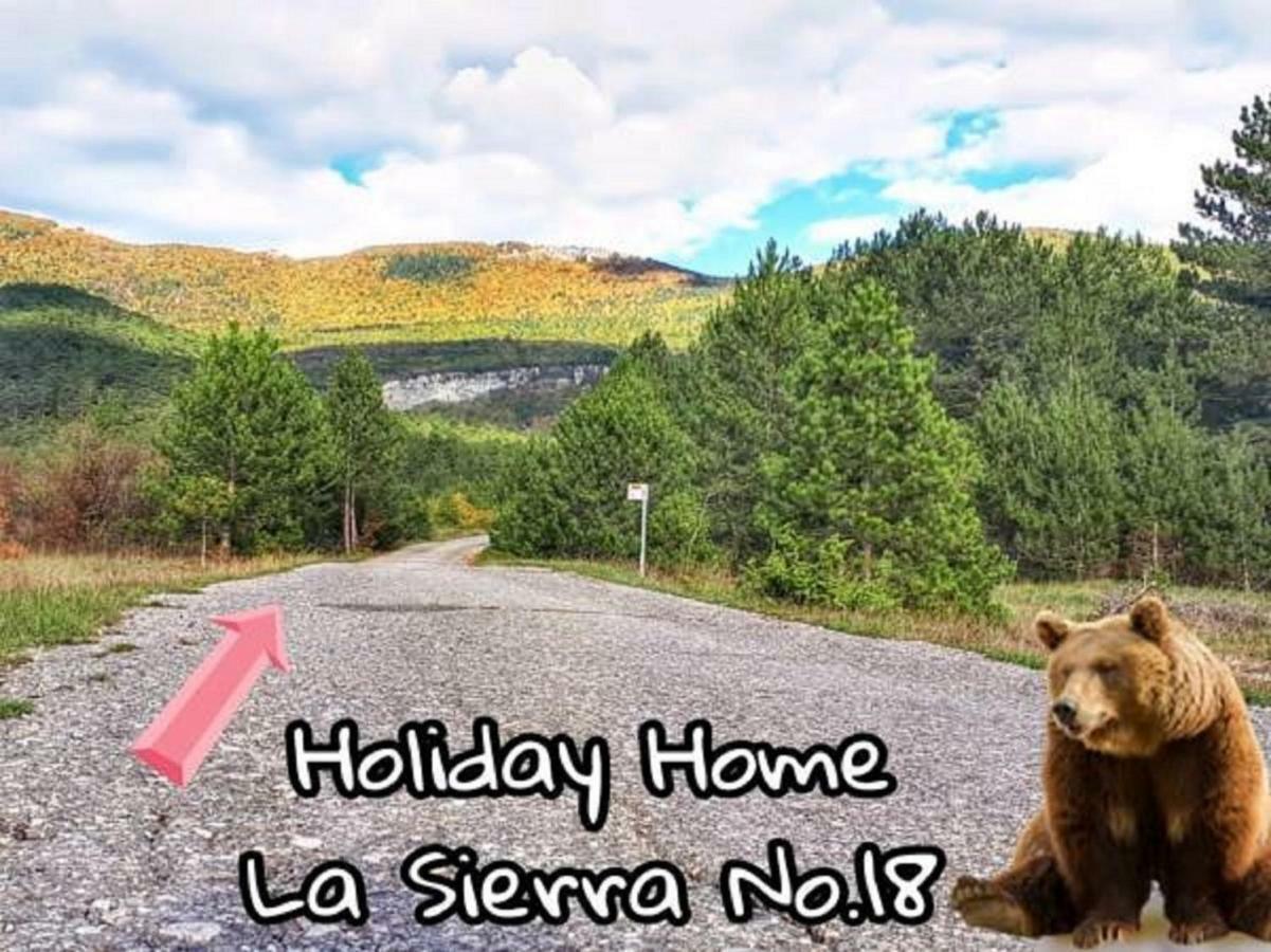 Holiday Home La Sierra Korenica Exteriör bild